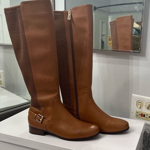 NWB Isaac Mizrahi Live! Medium Calf Leather and Stretch Riding Boot Cognac sz 8 - Picture 2 of 6